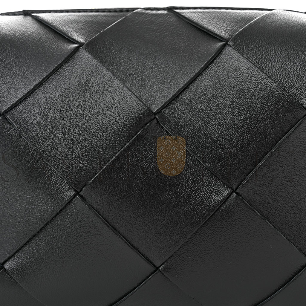 BOTTEGA VENETA LAMBSKIN MAXI INTRECCIATO SMALL CASSETTE CAMERA BAG BLACK (22*15*8cm) BOTTEGA VENETA LAMBSKIN MAXI INTRECCIATO SMALL CASSETTE CAMERA BAG BLACK (22*15*8cm)